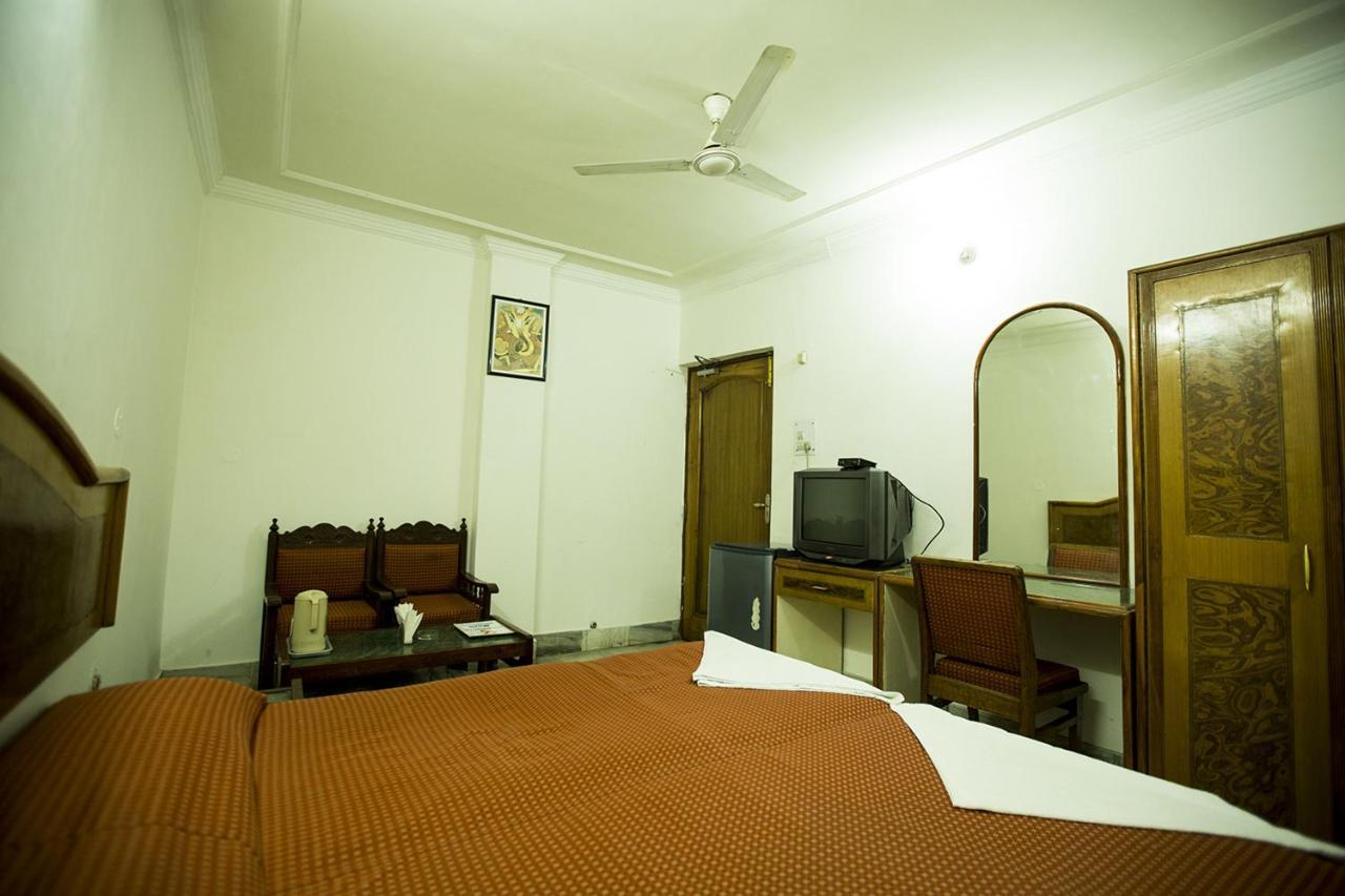 Deep Hotel لاكناو المظهر الخارجي الصورة